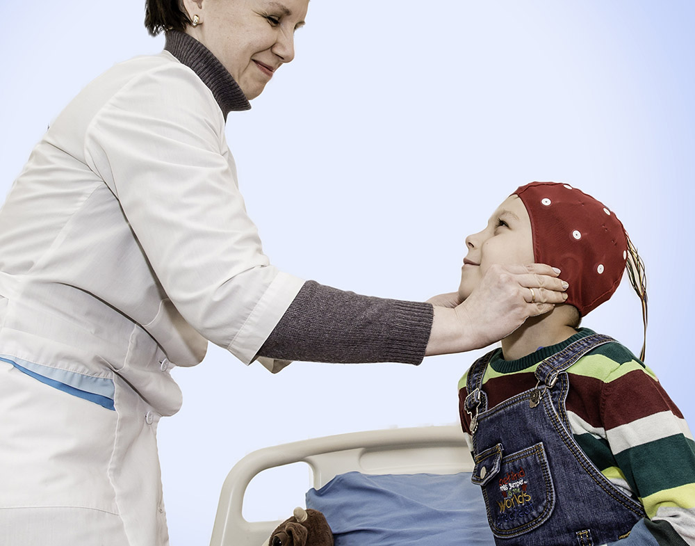 Расшифровку энцефалограммы ребенка врач выдает после диагностики