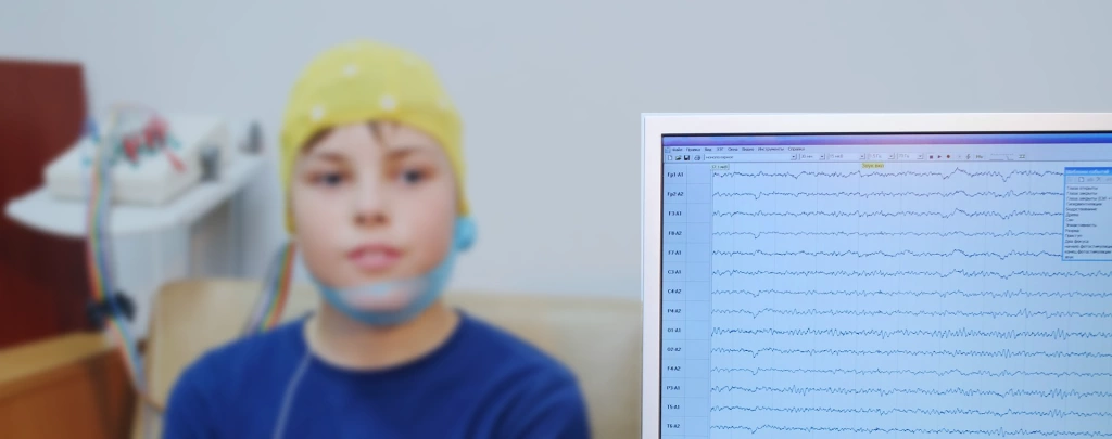 Электроэнцефалограмма в Москве, или ЭЭГ ребенку в нашем Семейном Центре неврологии и педиатрии